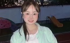 美女脱精光让男生桶莫扎下面